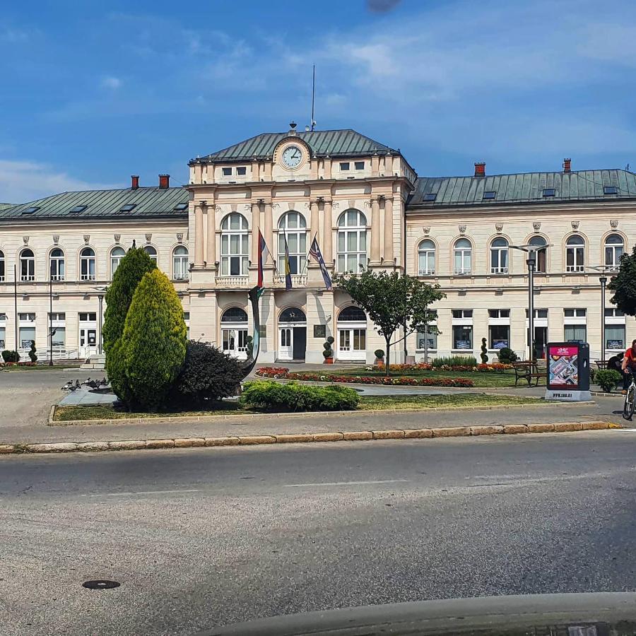 Apartman Centar Lägenhet Bijeljina Exteriör bild