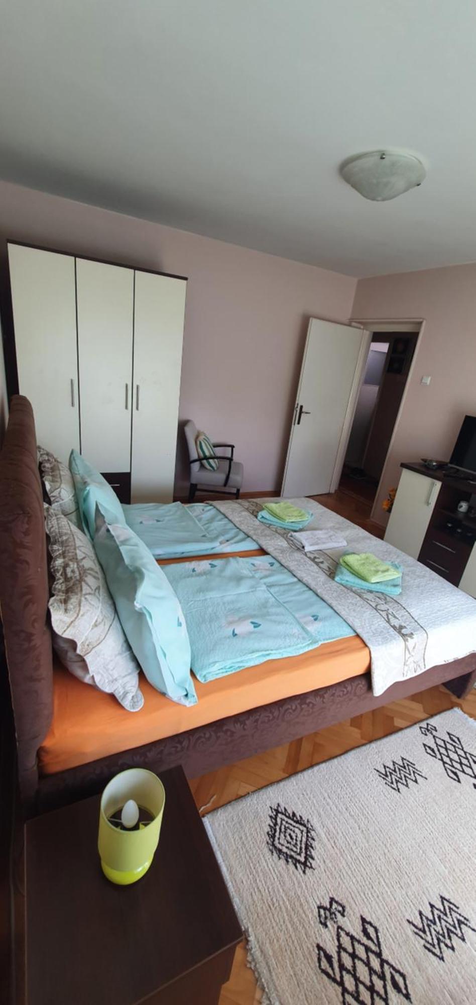 Apartman Centar Lägenhet Bijeljina Exteriör bild