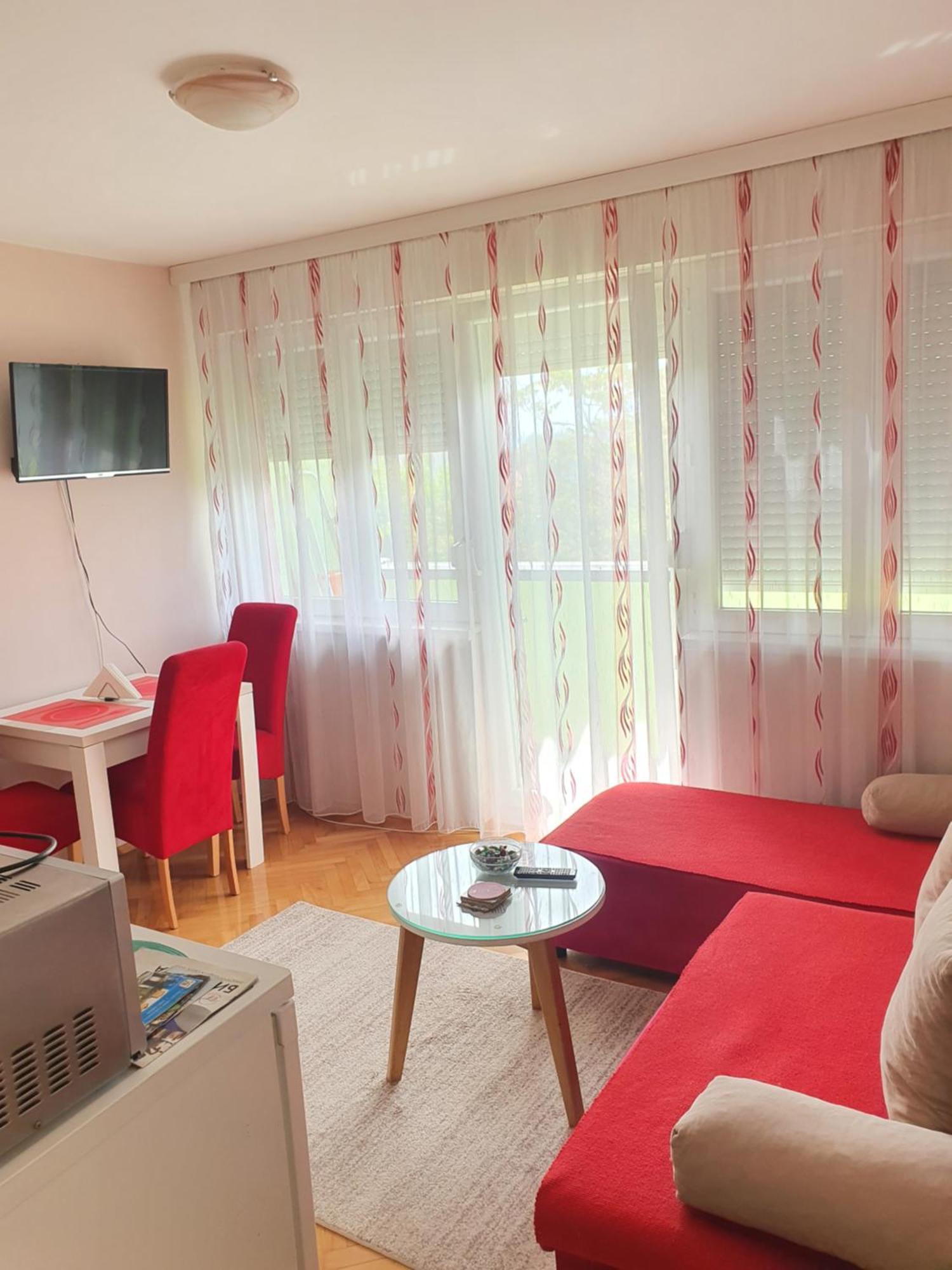 Apartman Centar Lägenhet Bijeljina Exteriör bild